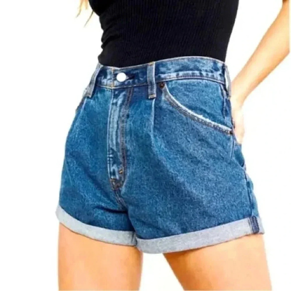 A&F Jean Shorts Pleated Cuffed High Rise Size 0 or 25 Blue Washed - Picture 1 of 6